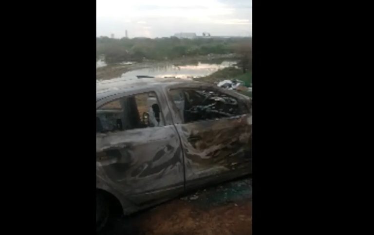 Corpo masculino é encontrado dentro de carro incendiado em Juazeiro