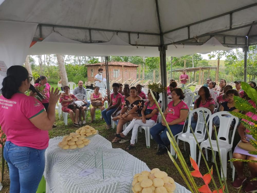 Agricultores familiares comemoram entrega de novo mercado municipal em Várzea da Roça