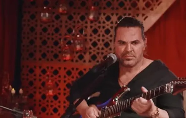 Durante show, Eduardo Costa anuncia pausa na carreira