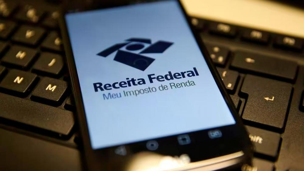 Quem recebe um salário mínimo e meio pagará Imposto de Renda em 2023