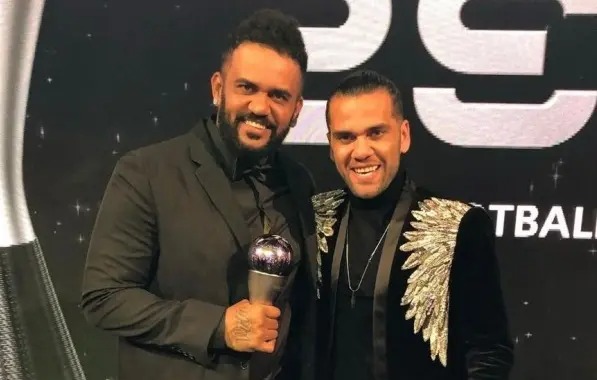 Irmão de Daniel Alves atribui prisão de atleta a 