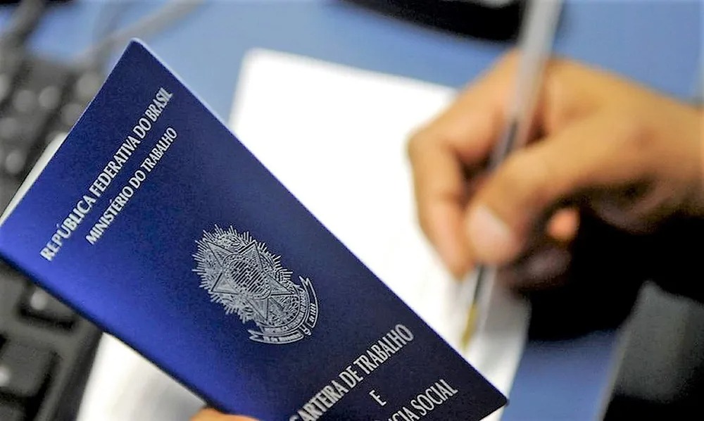 Confira vagas de emprego e estágio oferecidas por empresas de Feira de Santana e Casa do Trabalhador nesta sexta