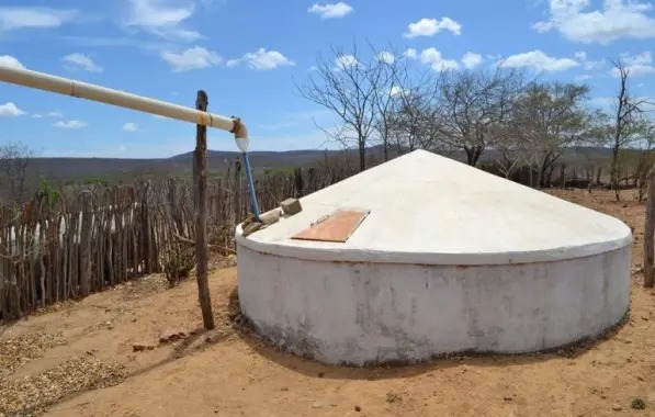 Famílias pobres são enganadas e pagam para receber cisternas