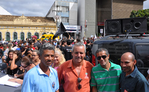 Conquista: Prefeito pediu para trabalhar, mas servidores foram às ruas na ‘Greve Geral’; ouça a entrevista
