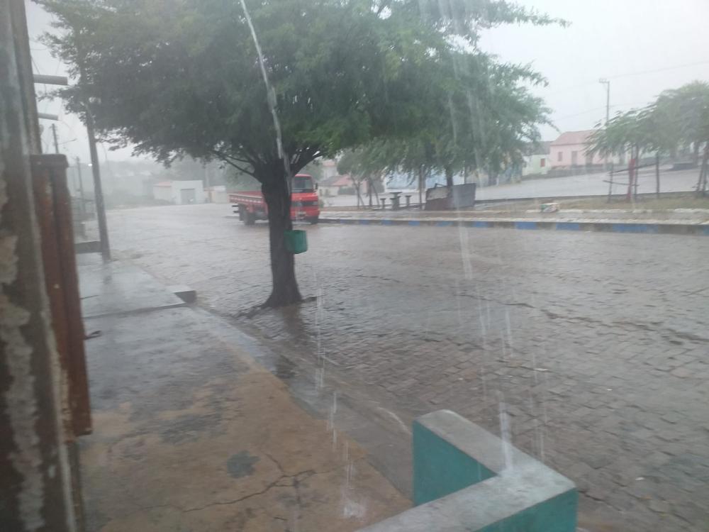 Após 54 dias, volta a chover em Formosa-BA