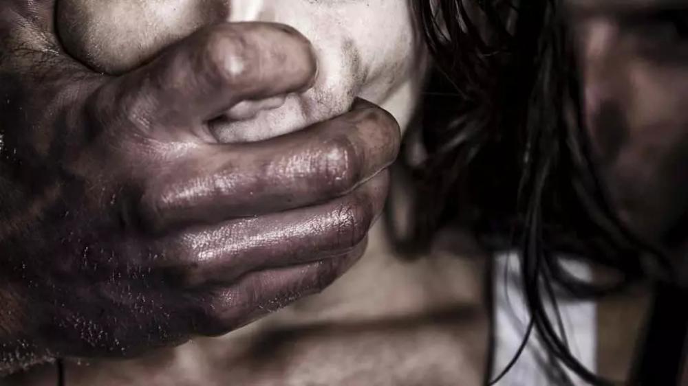 Homem em situação de rua é preso por estupro de vulnerável após beijar criança de 9 anos na Bahia