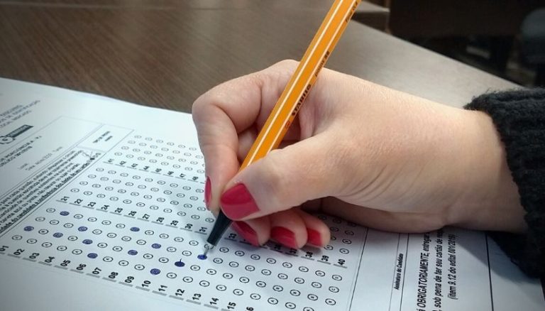 Mais de 200 concursos públicos estão com as inscrições abertas