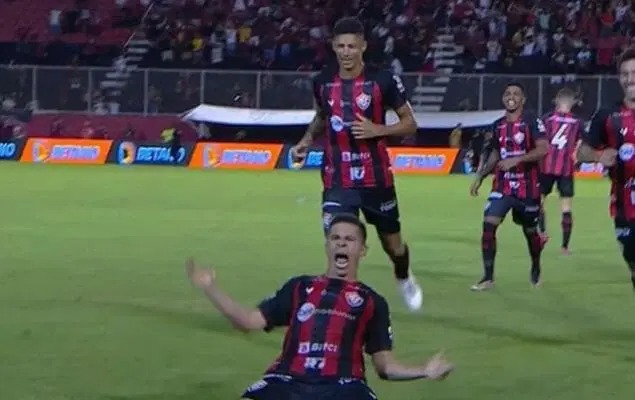 Vitória goleia a Ponte Preta na estreia da Série B 2023. Confira os gols e os destaques da partida!