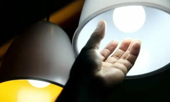Conta de luz na Bahia sobe mais de 8%: saiba como isso afeta seu bolso e o mercado local