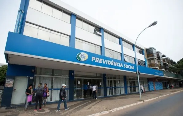 Entrar com recurso no INSS ou ir à Justiça? O que fazer se seu benefício está parado na fila