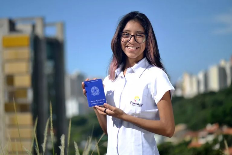 Programa Jovem Aprendiz abre vagas para Correios destinada para estudantes