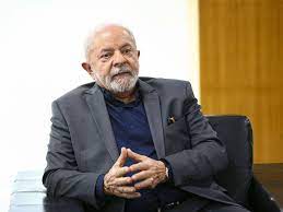Lula anuncia salário mínimo de R$ 1320 e aumento da faixa de isenção do IR