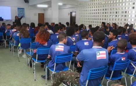Investindo na Educação: Governo da Bahia oferece bolsa de R$ 150 no Programa Mais Estudo