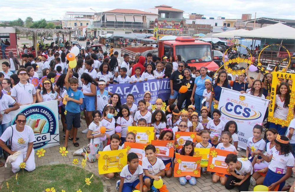 Passeata do Maio Laranja em Canudos conscientiza a população sobre o combate ao abuso e exploração sexual infantil