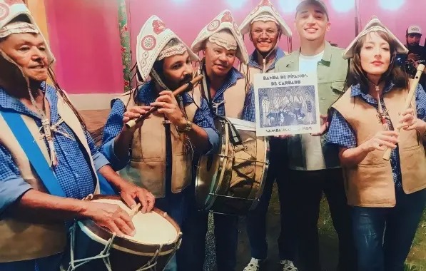 João Gomes grava clipe no recôncavo baiano e se apaixona: 