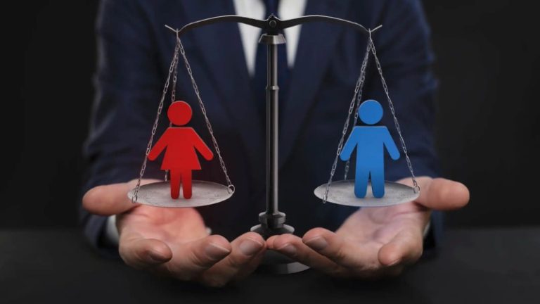 Votação de projeto sobre igualdade salarial entre homens e mulheres é adiado