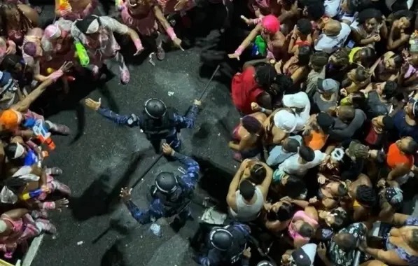 Jerônimo Rodrigues sanciona lei que proíbe uso de pistolas de água no Carnaval