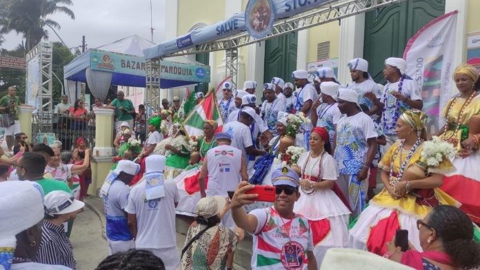 Lavagem do Santo Antônio Além do Carmo movimenta zona turística Baía de Todos-os Santos