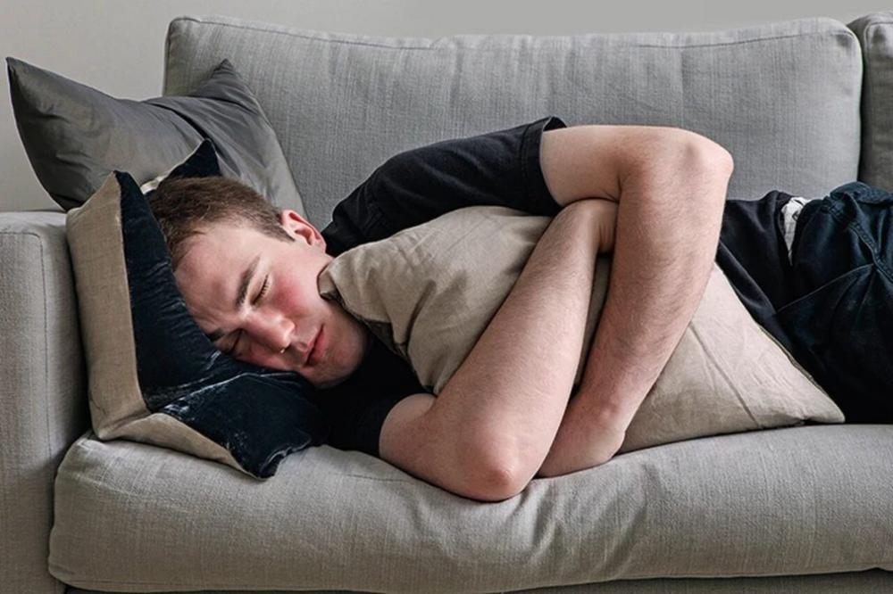 Sonecas diárias: A chave para um cérebro jovem, revela estudo